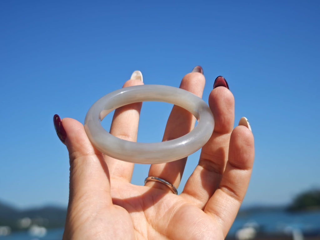 和田玉 · 煙紫玉手鐲｜紫氣東來的尊貴玉色