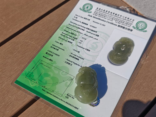 Adamigold | Calavacín de jade tallado a mano con ratón de la suerte | Jadeíta de Qinghai | Idea de regalo de Navidad